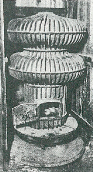 1895年ごろの除虫菊乾燥機（大日本除虫菊）